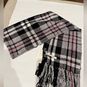 BNWT Charter Club Black and White Plaid SOFT Chenille Scarf